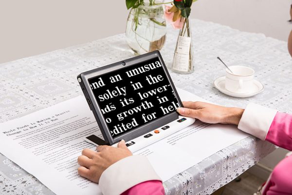 Looky 10 HD Color Video Magnifier - 3 Hrs. of Battery Use! - Image 3